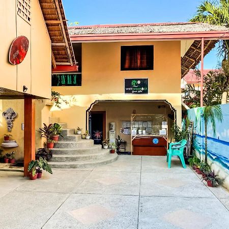 白色三叶草海滩酒店 Balabag  外观 照片