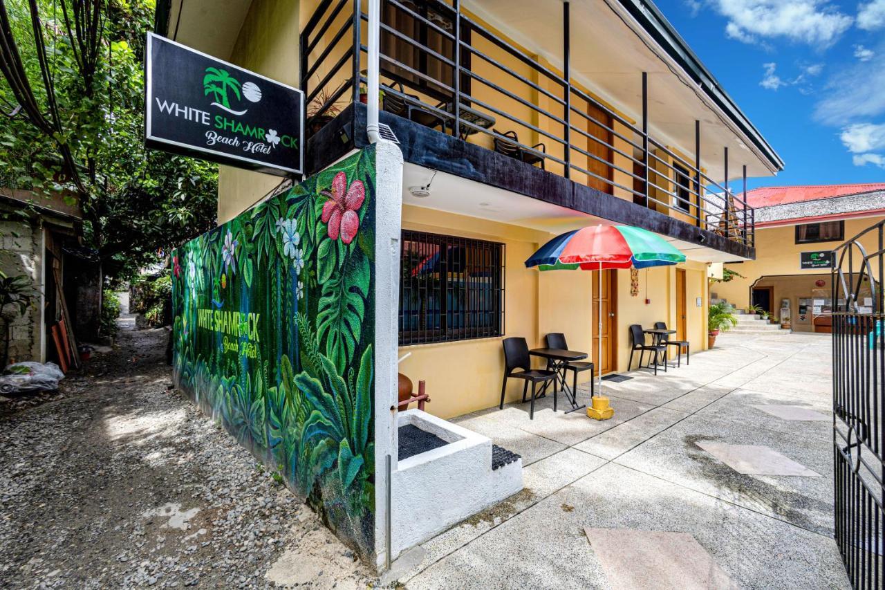 白色三叶草海滩酒店 Balabag  外观 照片